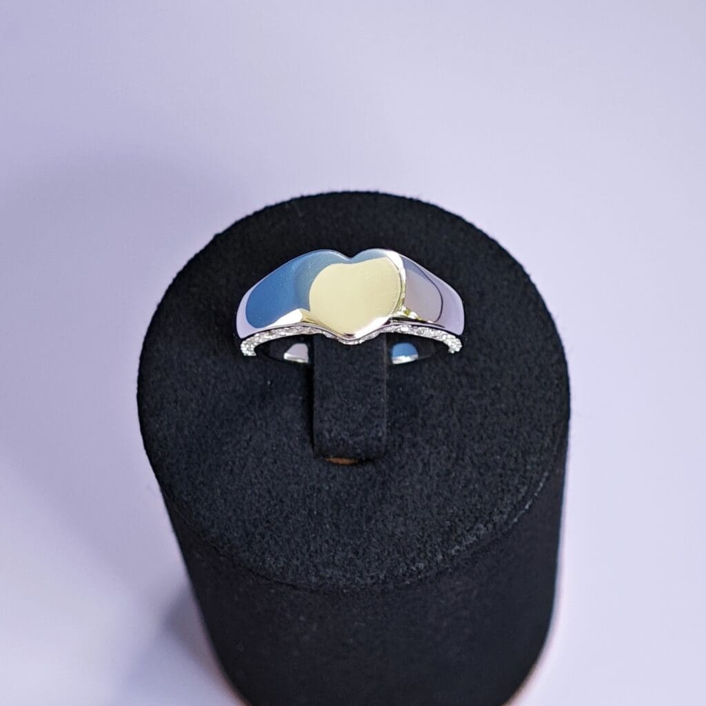 Stunning Iconic Heart Signet Ring